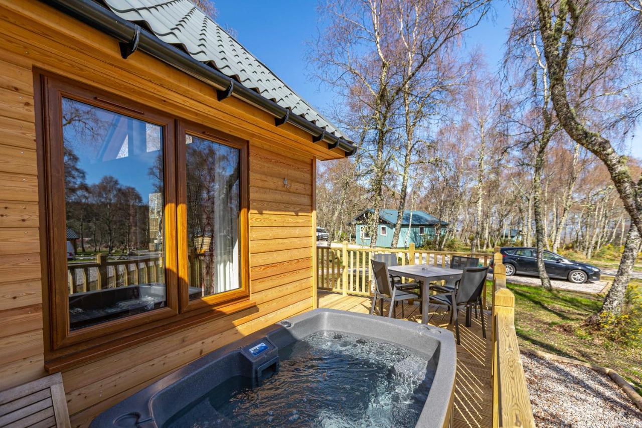 Thistle Lodge 21 With Hot Tub Belladrum Esterno foto